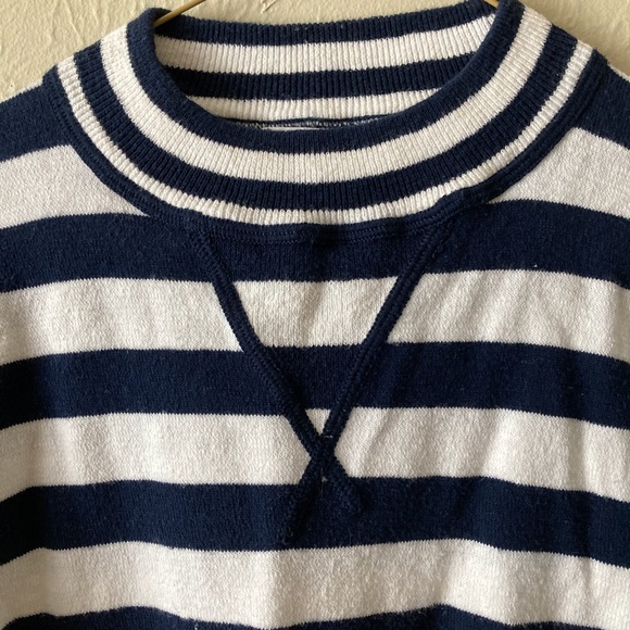 Sweater - Picture 2 of 6